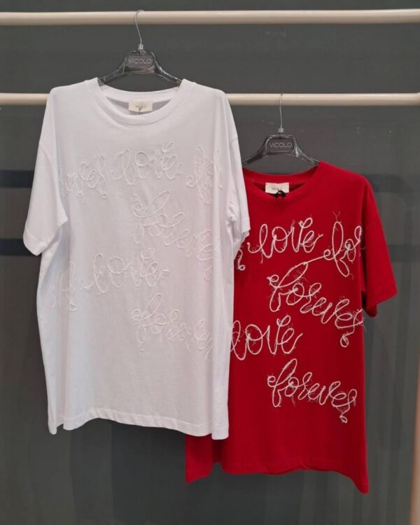 T-shirt Over VICOLO con ricamo
