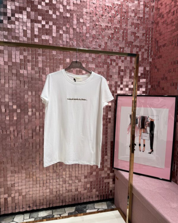 T-shirt VICOLO con scritta ricamata "lunedì inizio la dieta"